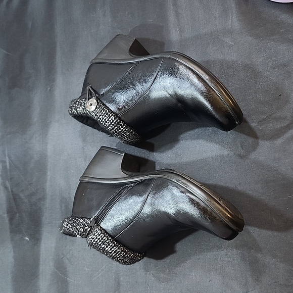 JFURY ZIPPER CLOSURE WOMEN'S ANKLE BOOTIE - Picture 12 of 15